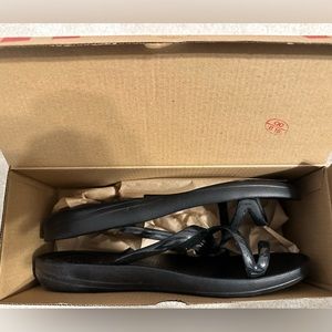 fitflop black shoes